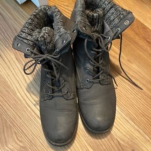 Bass combat boots
